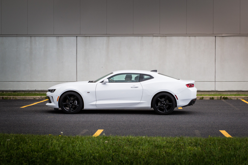Illustration for article titled 2017 Chevrolet Camaro 2.0T Automatic: The Base Model No Longer Sucks